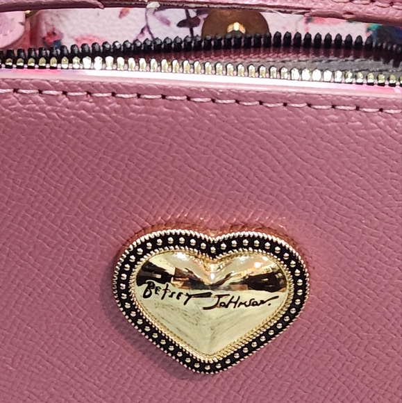 Betsey Johnson Elegant Pink Handbag - Picture 5 of 11